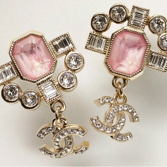 Chanel 2022 Pink Crystal CC Drop Earrings - Picture 1 of 8